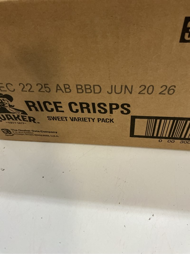 Condition photo showing New/Like New for (ab bbd 08/10/26)quaker rice crisps, gluten free, 4 flavor sweet and savory variety mix, single serve, 30 count