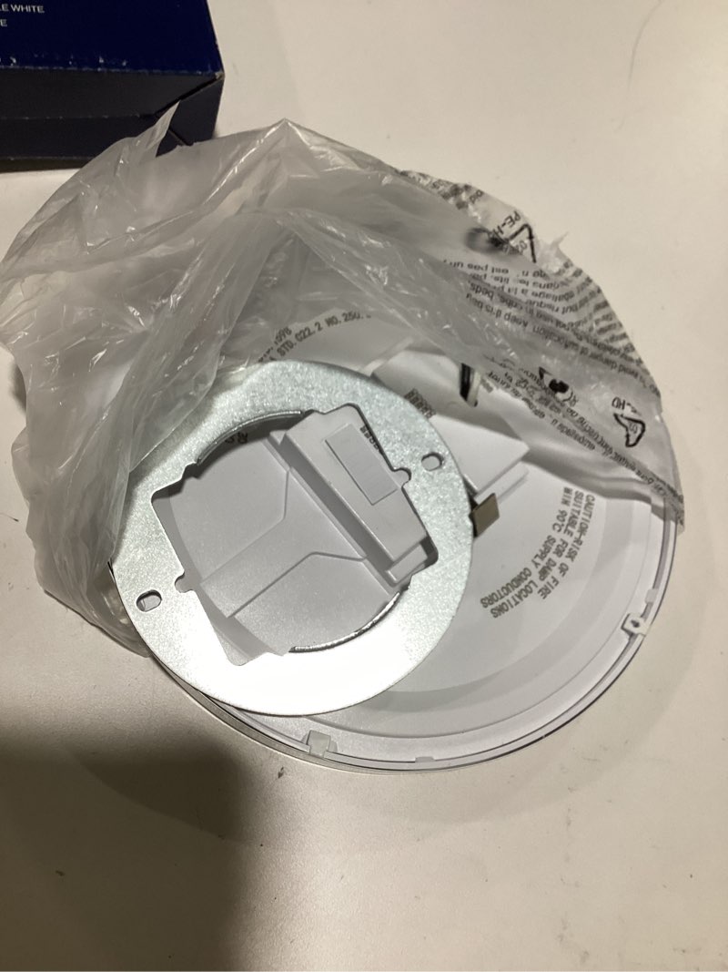 Condition photo showing Good Condition for  Project Source 7.5-in Matte White Indoor 1 -Light LED Tunable White Flush Mount Light Plastic