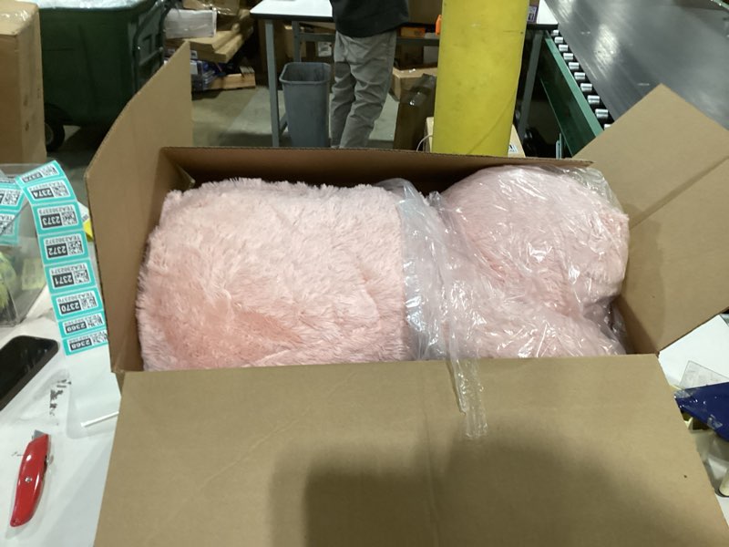 Condition photo showing Good Condition for HollyHOME Giant Teddy Bear 4Ft Big Teddy Bear Stuffed Animal Birthday Valentines Day Plush for Kids and Girlfriend 48 inch Pink