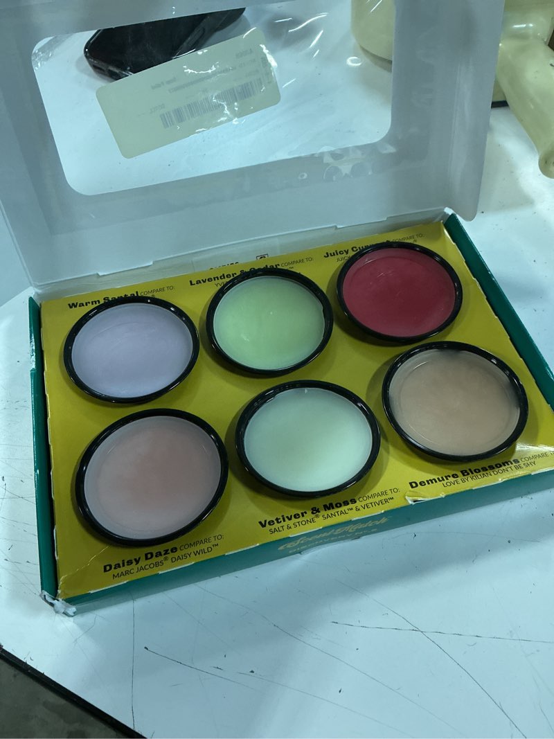 Condition photo showing Good Condition for scentmatch wax melts discovery sample pack 1