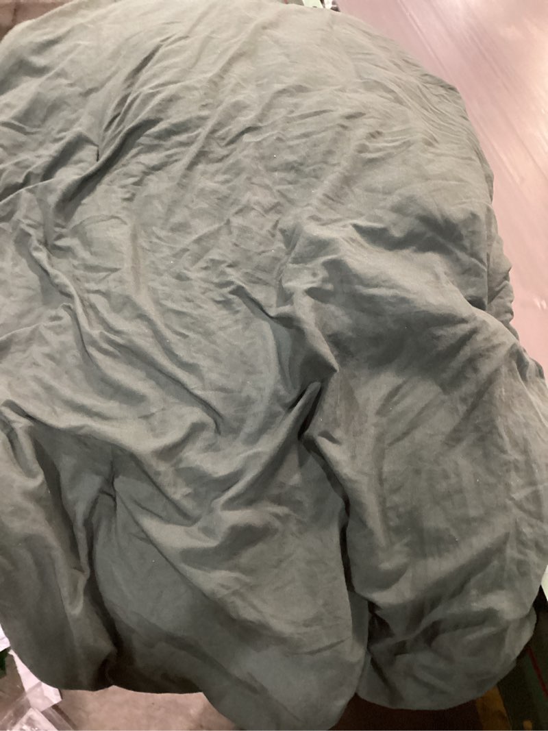 Condition photo showing As Is for Bedsure Queen Size Comforter Set, Forest Green Soft Prewashed Bedding for All Seasons, 3 Pieces GentleSoft™ Down Alternative Bed Set, 1 Lightweight Comforter (90\"x90\") and 2 Pillowcases (20\"x26\") Queen(90\"x90\") 13 - Forest Green (similar no same)