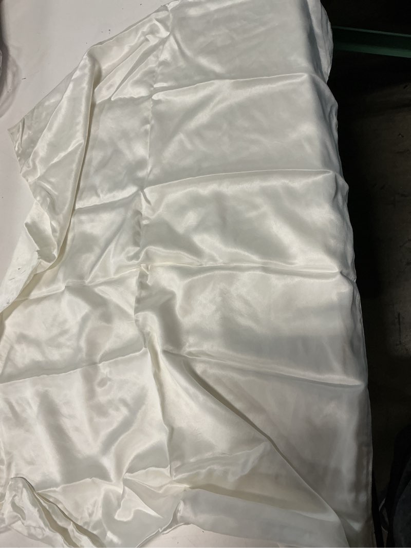 Condition photo showing Good Condition for 100% mulberry silk pillowcase, standard, ivory