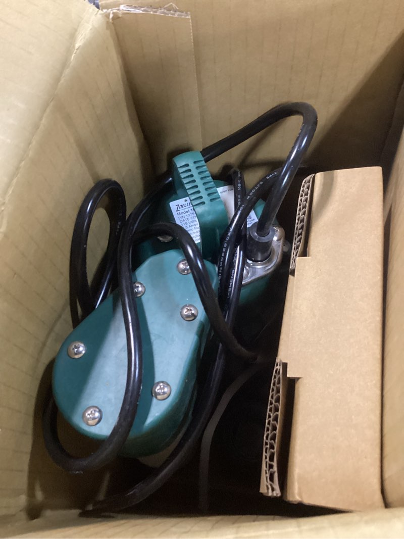 Condition photo showing Good Condition for zoeller 1/2-hp 115-volt 60-gpm cast iron submersible sump pump