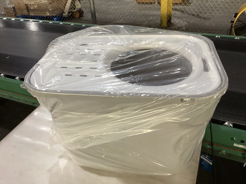 Condition photo showing New/Like New for IRIS USA Cat Litter Box, Large Cat Box Enclosure, Top Entry with Litter Catching Lid, Enclosed with Scoop, Gray/White Rectangular Gray w/ Scoop