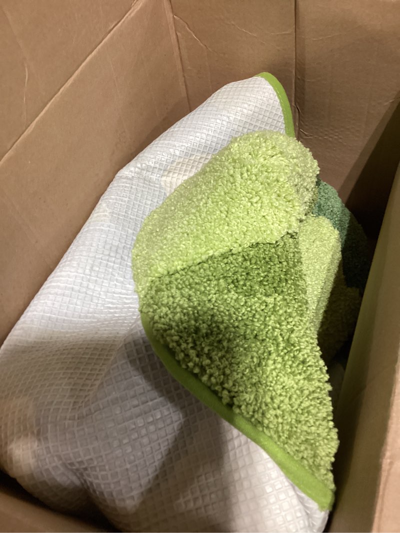 Condition photo showing As Is for DEXI Moss Bath Mat, Ultra Thick Soft Green Bathroom Rug, Non Slip Washable Bathmat, Water Absorbent Microfiber Carpet Rugs for Shower Floor, Sink, Bedroom, 39x55, Moss Green Green-large