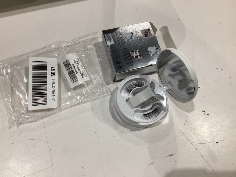 Condition photo showing New/Like New for magnetic eyelashes with applicator - chensplend upgrade soft reusable lashes + cat eye style, thick look no glue needed, easy wear/remove magnetic false lash kit (ck03) black