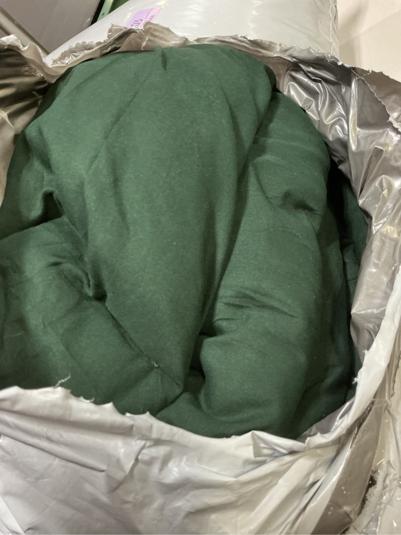 Condition photo showing Good Condition for Litanika King Size Comforter Set Dark Emerald Green - 7 Pieces Bed in a Bag King Bedding Comforter Sets, Solid Lightweight Bed Set with Comforter, Sheets, Pillowcases & Shams Emerald Green King (104"x90")
