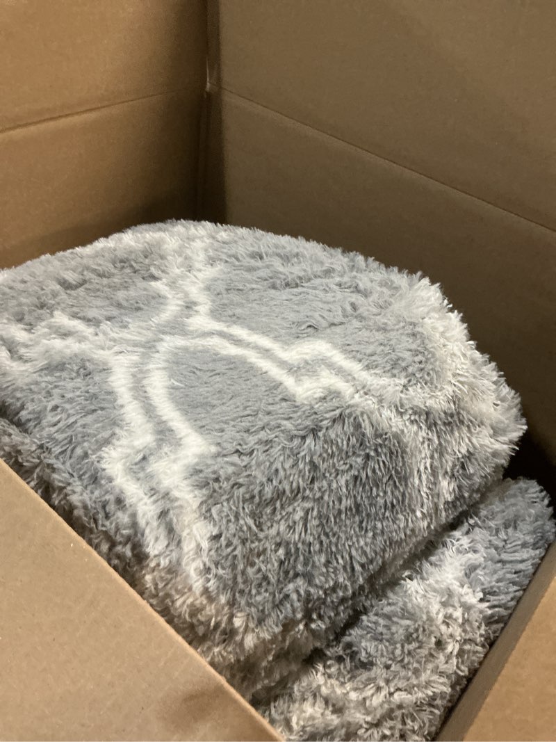 Condition photo showing Good Condition for LOCHAS Luxury Shag Area Rug 3x5 Feet Geometric Plush Fluffy Rugs, Extra Soft Carpet Runner Rugs for Bedroom Living Room Dorm Kids, High Pile Shaggy Floor Rug Decor, Light Grey/White Light Grey/White 3' x 5' (Rectangular)