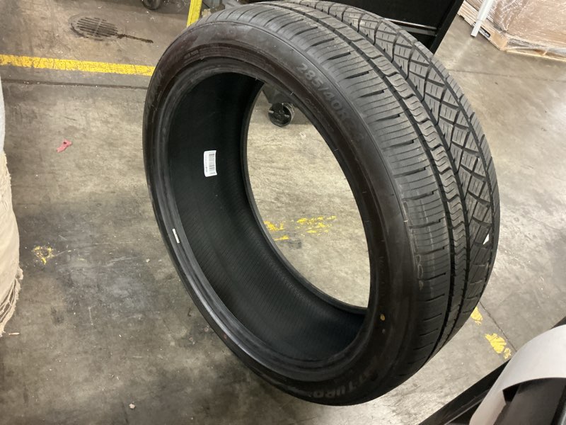 Condition photo showing Good Condition for atturo az810 touring 285/40r24 112v xl passenger tire