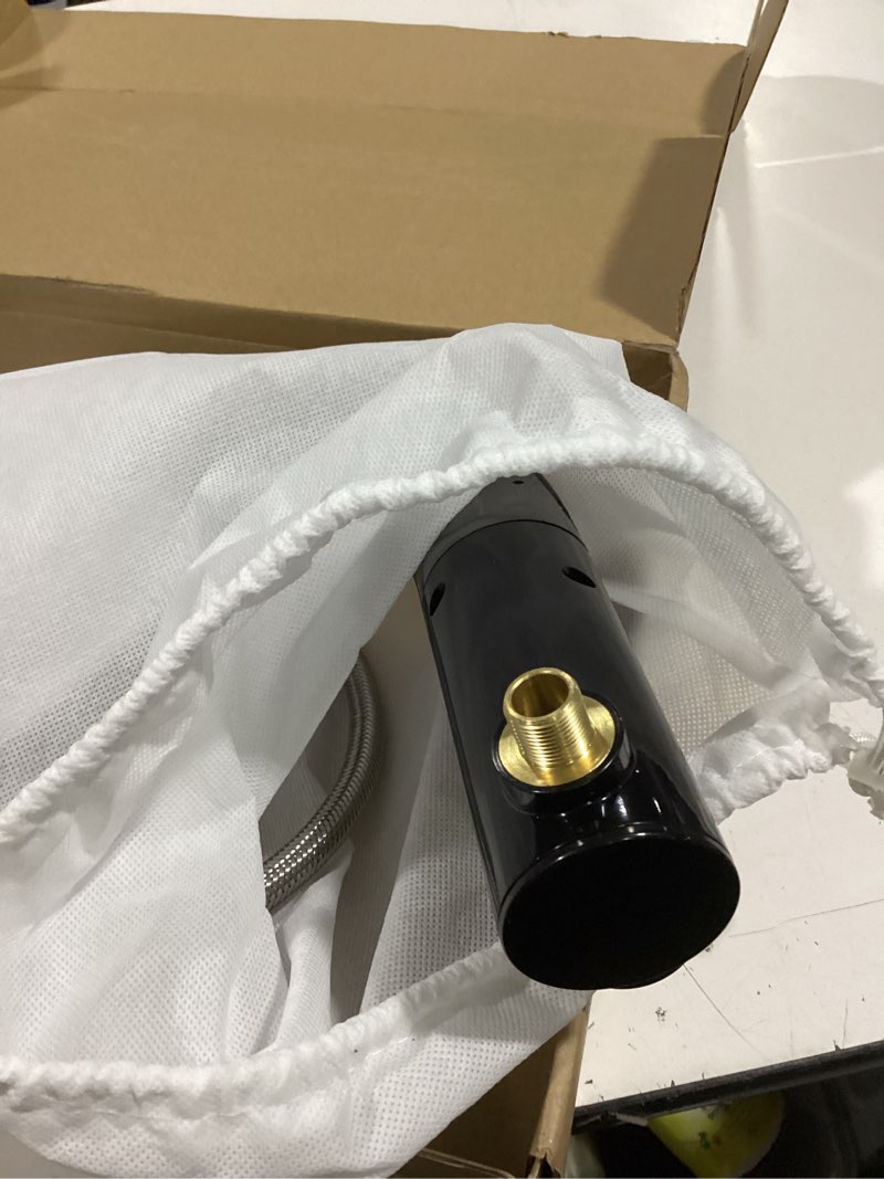 Condition photo showing Good Condition for swiss madison aqua non-electric bidet toilet attachment in glossy black with black knob