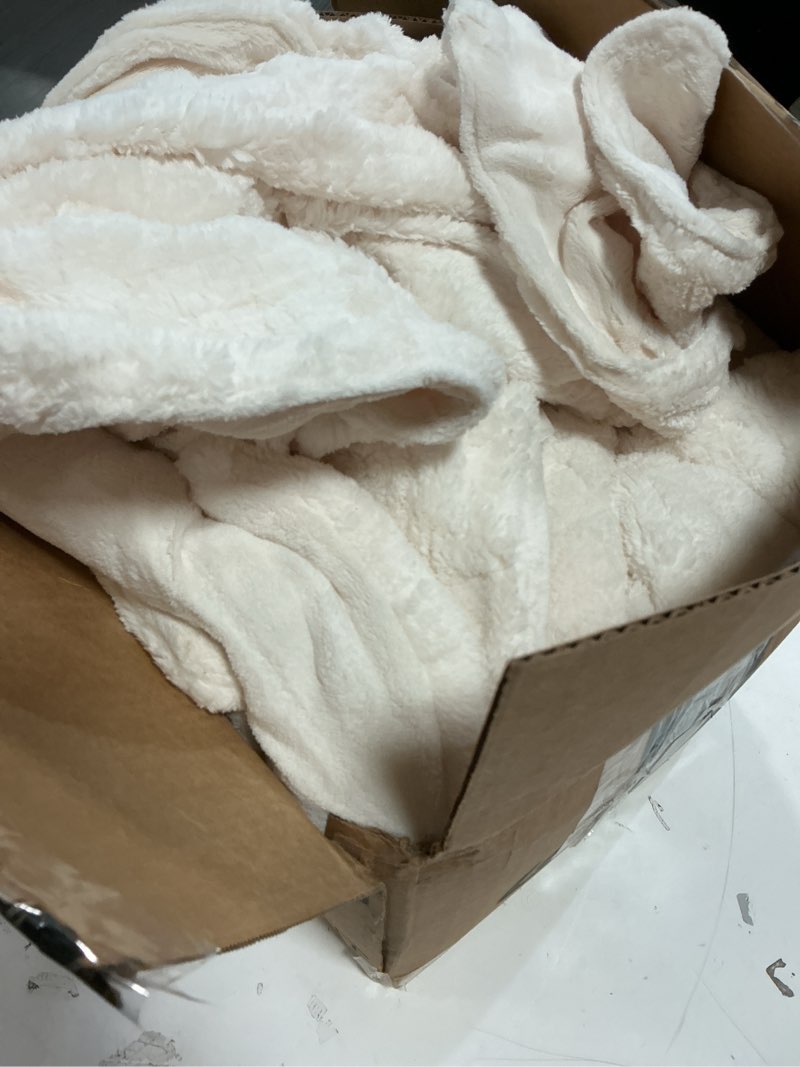 Condition photo showing Good Condition for Amélie Home Waffle Comforter Queen Set, Beige Fluffy Fleece Bed Set, Super Warm Fluffy Plush Bedding Set for Winter, 3 Pieces,1 Cozy Comforter and 2 Pillowcases Waffle Beige Queen (90"x90")