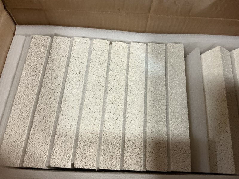 Condition photo showing Good Condition for fire bricks, woodstove firebricks, 2400f light weight high temperature insulated brick replacement for wood stoves,fireplaces, kiln and forging ovens, size 9" x 4-1/2" x 1-1/4", 12 pieces, white color