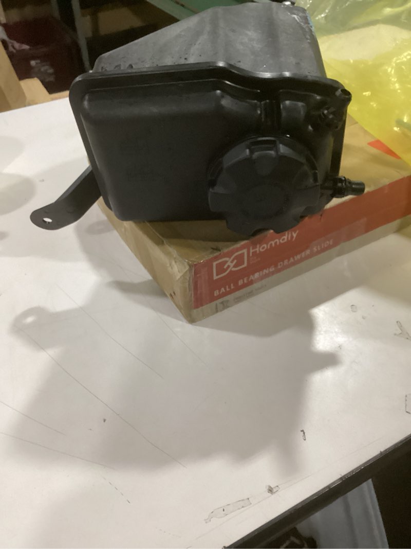 Condition photo showing Good Condition for MITZONE Coolant Reservoir Expansion Recovery Tank compatible with BMW E60 E61 E63 E64 525i 525xi 528i 528xi 530i 530xi 535i 535xi 545i 550i 650i 645Ci Replace 17137542986