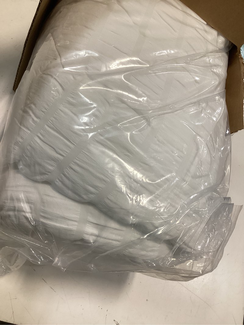 Condition photo showing Good Condition for avelom seersucker queen comforter set (90x90 inches), 3 pieces - 100% soft washed microfiber lightweight comforter with 2 pillowcases, all season down alternative comforter set for bedding, white white queen (90''x90'')