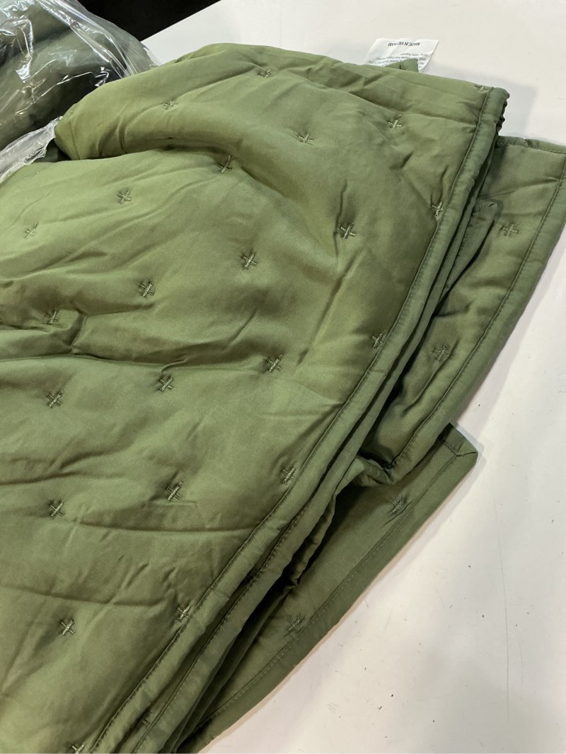 Condition photo showing Good Condition for quince bamboo dream quilt king/cal king olive 