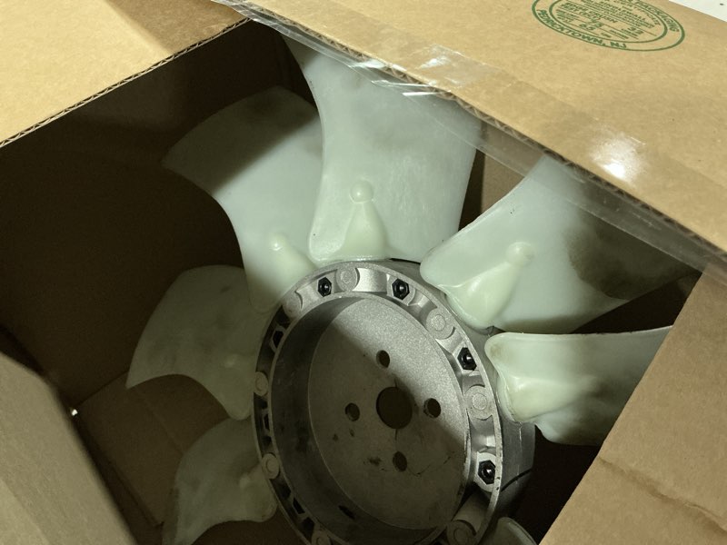 Condition photo showing Good Condition for 9 blades cooling fan 48076336 84371083 47488898 compatible with case tr270 tr320 sv250 sr220 tv380 loader compatible with new holland c227 c232 l223 l225 loader