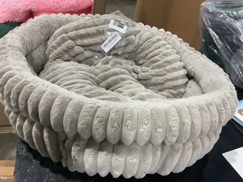 Condition photo showing Good Condition for balance cat bed kitten bed, washable round cat beds for indoor cats,super soft plush faux fur pet bed for puppy and kitten with anti-slip bottom 24.0"l x 24.0"w x 9"th wind chime