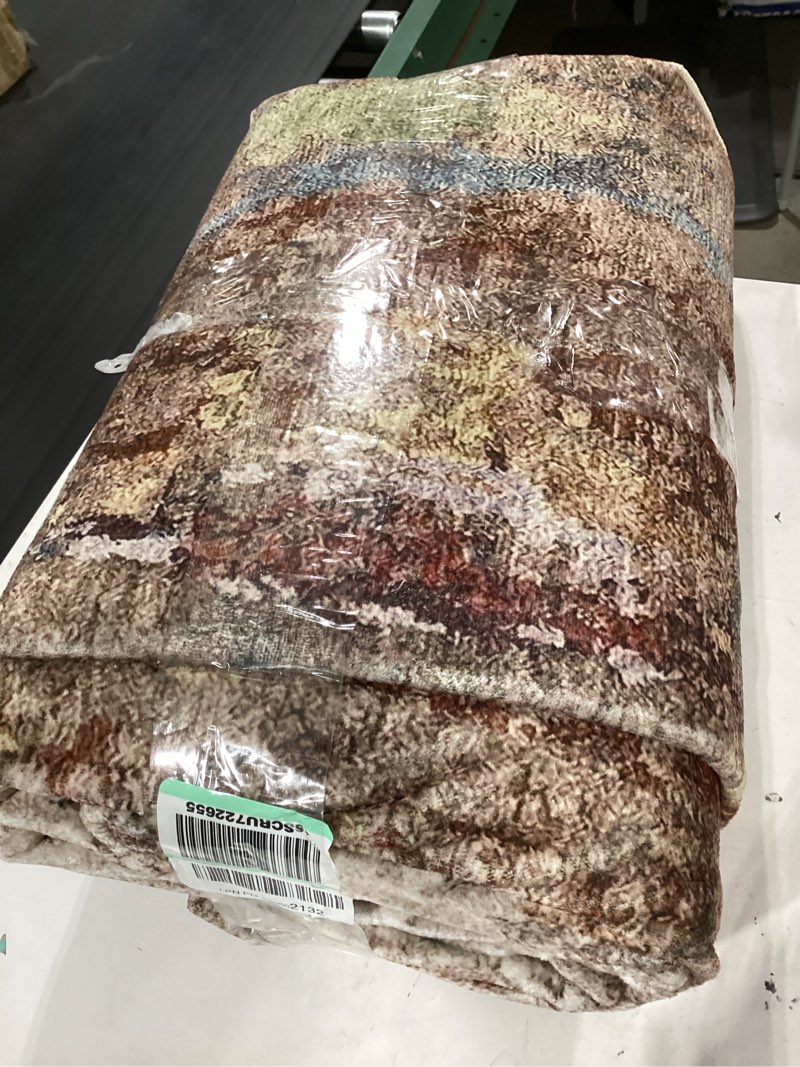 Condition photo showing Good Condition for area rug