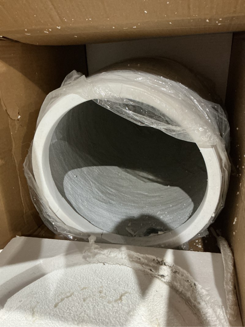 https://lotting-media.assets.bidfta.com/lotting_202b0963-32c7-4a1c-ad5c-7e1f5d434e3c