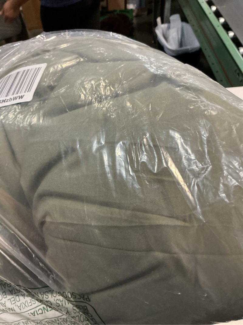 Condition photo showing Good Condition for KAREVER Olive Green Comforter Full Size Solid Green Bedding Set 3 PCs Soft Dark Green Full Size Bed Blanket Set for All Season as Gift Olive Green Full