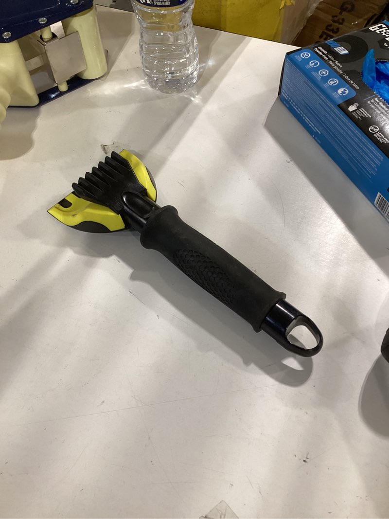 Condition photo showing Good Condition for Hopkins 7.5-in L Plastic Ice Scraper