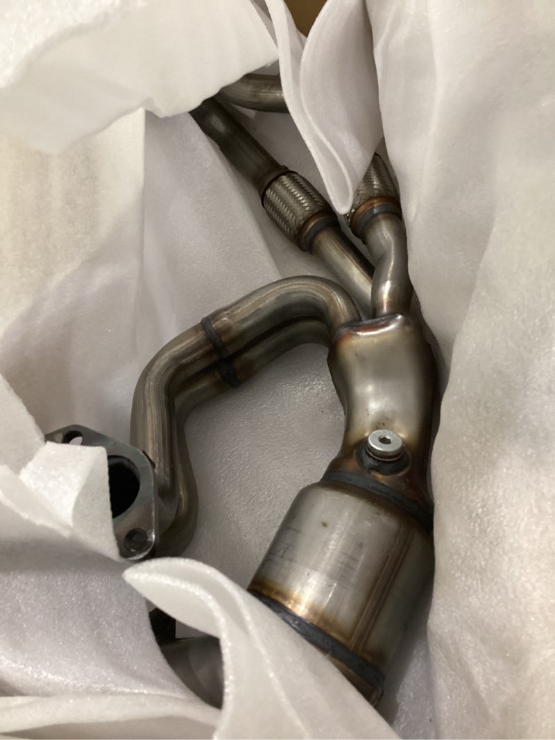 Condition photo showing As Is for Catalytic Converter Compatible with 2006 2007 2008 2009 2010 Subaru Forester, 2006-2011 Impreza, 2006-2012 Legacy/Outback, 2006 Saab 9-2X 2.5L (EPA Compliant) 2006-2010 Subaru Forester