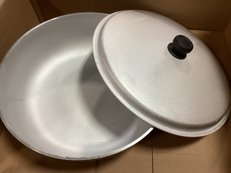 Condition photo showing As Is for IMUSA GAU-80508 Jumbo Traditional Natural Caldero for Cooking and Serving, 18 Quart, Silver Aluminum Lid 18 Qt