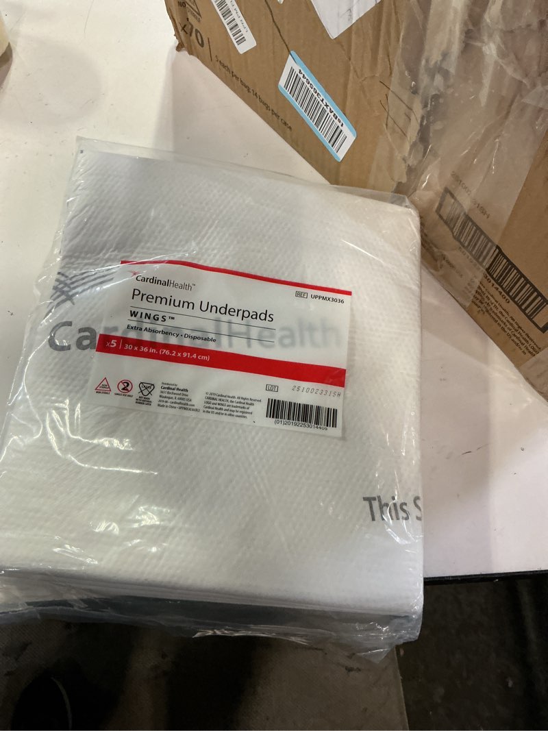 Condition photo showing Good Condition for ( incomplete ) cardinal health uppmx3036 premium underpad, wings maximum absorbency, white, 30 x 36in (1 case of 70 eaches) 30 in x 36 in case of 70