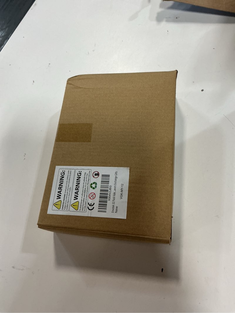 Condition photo showing New/Like New for 32 Pack Valentines Day Gifts for Kids Classroom Mini Bubble Wands with Valentines Animals Valentines Cards for Kids School, Valentines Day Class Prize Party Favors Classroom Exchange Greeting Cards