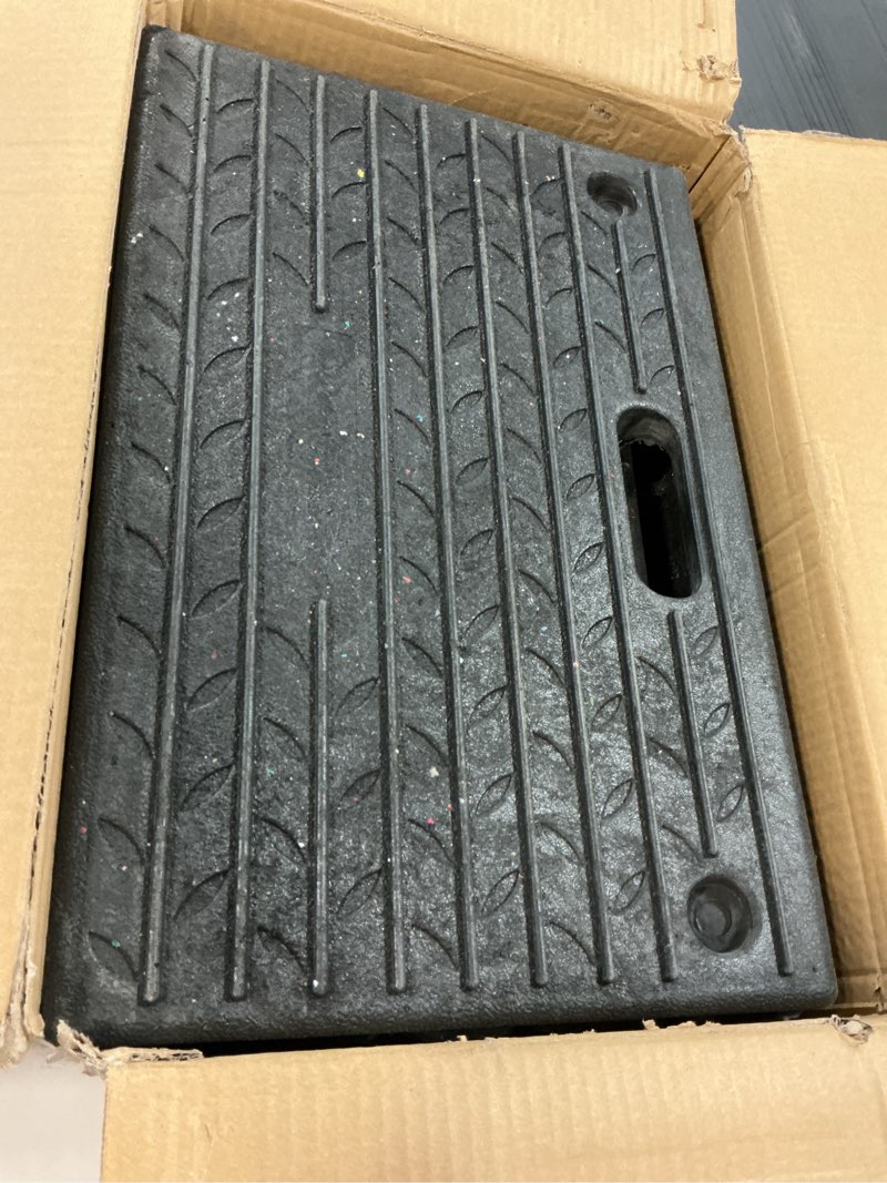 Condition photo showing Good Condition for 5.0" Rise Rubber Threshold ramp for Doorway/Cars, Step/Stair Rubber ramp with with Non-Slip Surface for wheelchairs/Curb/shed, 2200Pounds Load Capacity. 5.0INCH