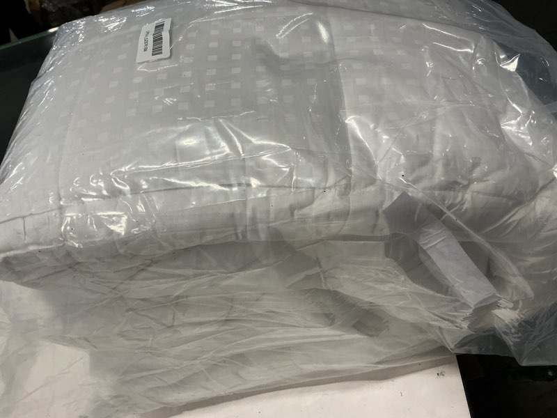 Condition photo showing Good Condition for EASELAND RV King Mattress Pad Pillow Top Mattress Cover Quilted Fitted Mattress Protector Cotton Top 8-21" Deep Pocket Cooling Mattress Topper (72x80 Inches, White) White RV King