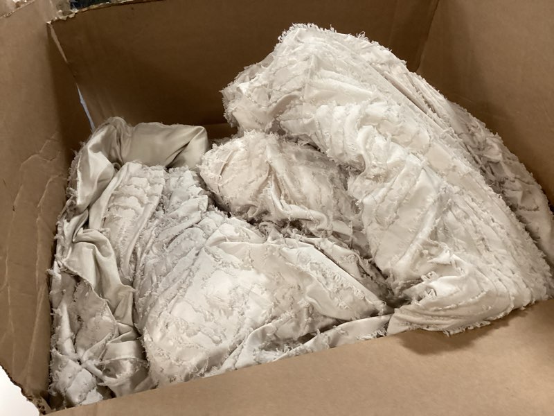 Condition photo showing As Is for Litanika California King Comforter Set Beige, 3 Pieces Cream Tufted Boho Farmhouse Bedding Comforter Sets, Lightweight Fluffy Comforter Bed Set for All Season (104x96In Comforter and 2 Pillowcases) California King (104"x96") 01-beige