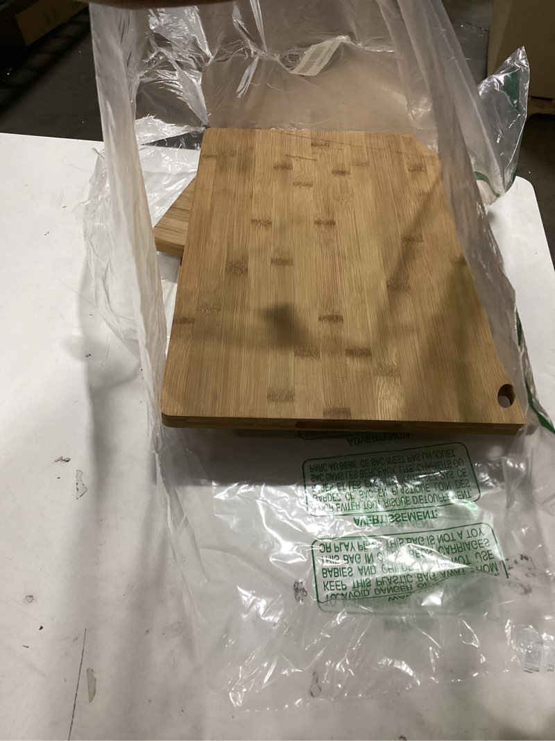 Condition photo showing Good Condition for Pre-Oiled, Non Toxic 3-Piece Acacia Cutting Board Set with Stand, FSC Certified Wooden Chopping Boards, Includes 3.4 fl oz Chopping Board Oil, 3 Wood Carving Boards for Home, BBQ Kitchen, Deer & Oak 3 Piece Set