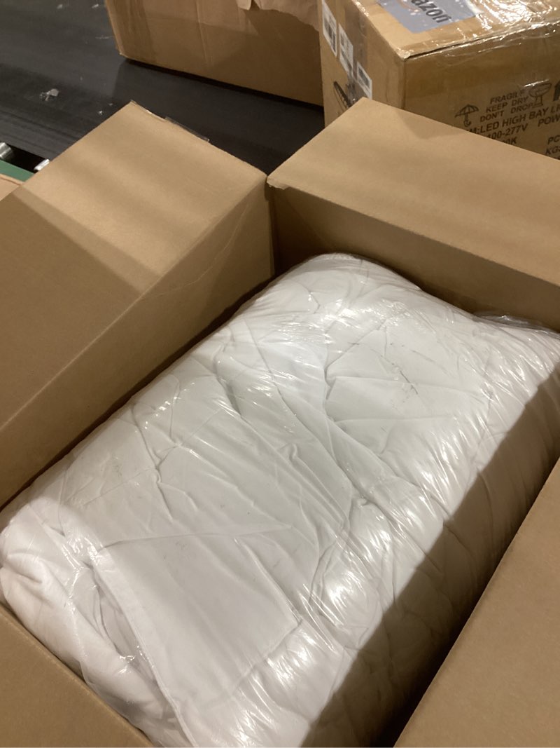 Soft Alaskan King Comforter 120"x 132" Extra Large Lightweight Quilted Down Alternative All Season F