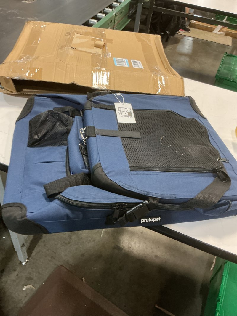 Condition photo showing Good Condition for large cat carrier 24"x16.5"x16.5" soft-sided portable pet crate for car traveling with collapsible litter box and bowl 24"x16.5"x16.5" (with litter box) blue
