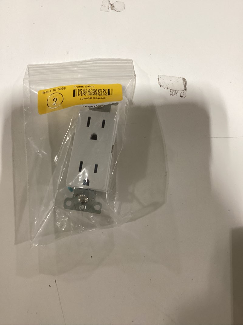 Condition photo showing Good Condition for eaton arrow hart 15 -amp 125-volt tamper resistant residential/commercial decorator