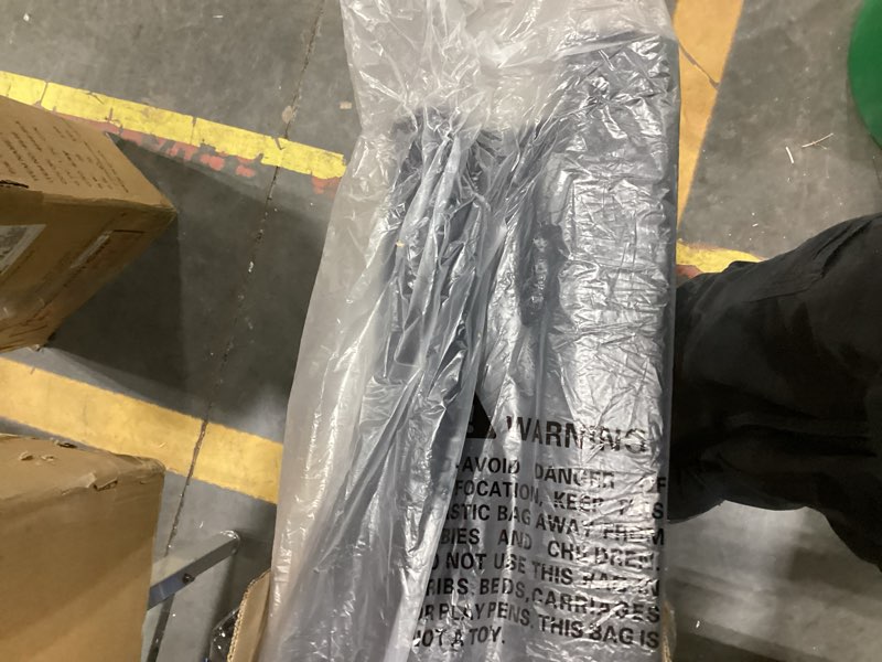 Condition photo showing New/Like New for Cargo cover