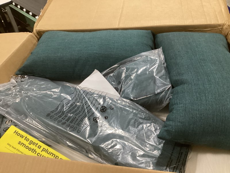 Condition photo showing Good Condition for outdoor chaise lounge cushion set of 2 with head pillow and side pockets, water repellent & weather resistant patio recliner lounge chair cushions for lawn, pool & beach (malachite, 72" x 21") 72"x 21" malachite 2