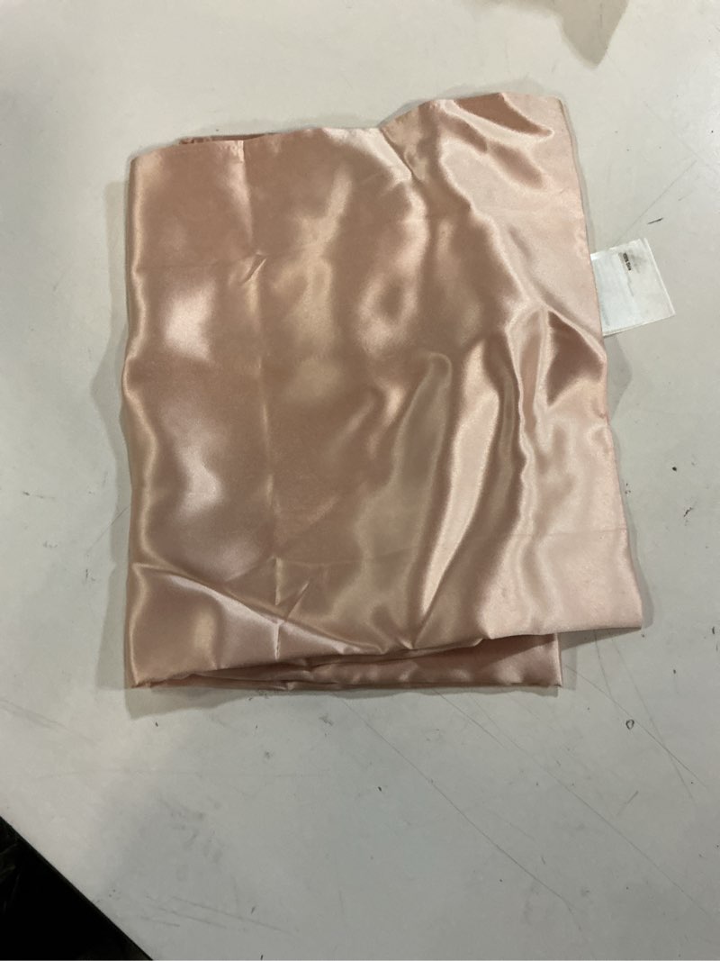 Condition photo showing Good Condition for 100% mulberry silk pillowcase, queen, soft pink