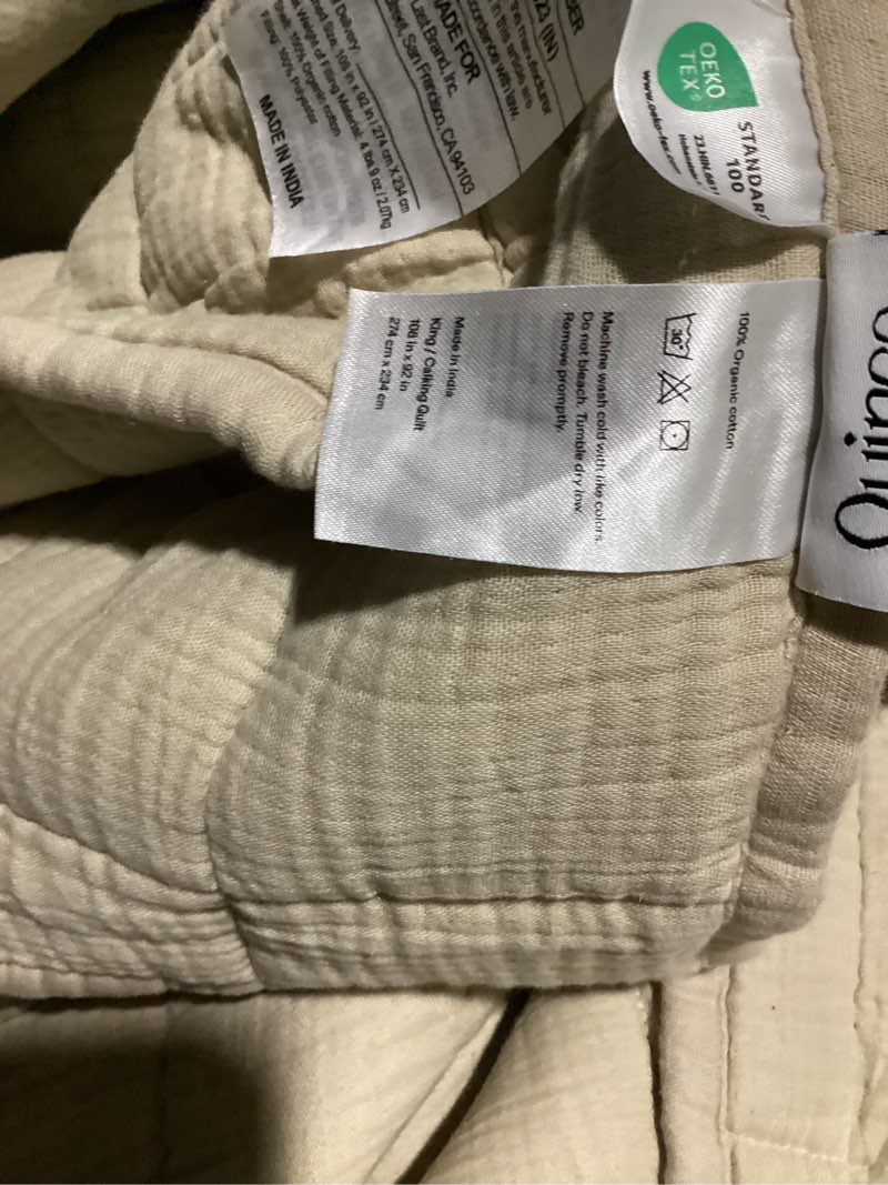 Condition photo showing Good Condition for guaze sand box quilt quince king/cali