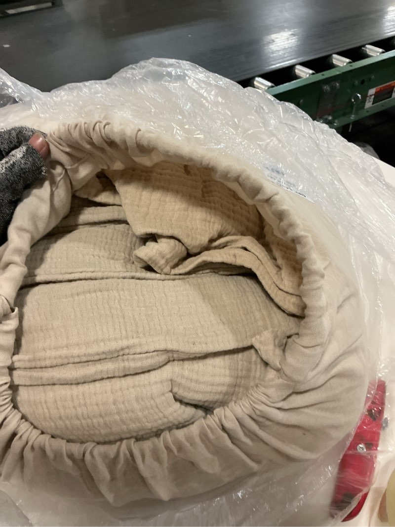 Condition photo showing Good Condition for organic cotton gauze duvet cover set, full/queen, dune