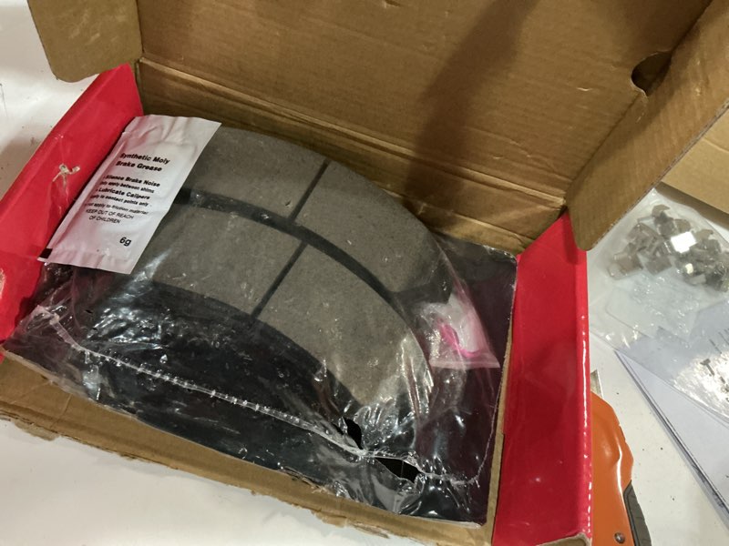 Condition photo showing New/Like New for husch d726 front ceramic brake pads kit fit for chevrolet blazer 1997, for s10 1998-2003, for gmc jimmy 1997-2005, for sonoma 1998-2003 d726-7593