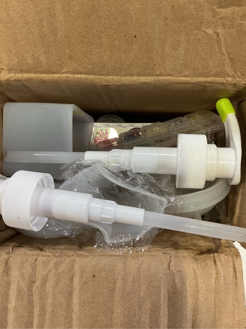 Condition photo showing Good Condition for puduo epoxy resin kit for beginners 22oz, resin kit with molds | epoxy resin kit wiht dried flowers, measuring cups and resins suppliesand pump, easy to mix 1:1 ratio