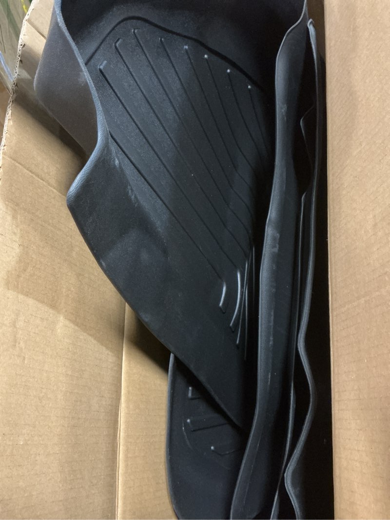 Condition photo showing Good Condition for oedro floor mats fits for 2014-2018 chevrolet silverado/gmc sierra 1500 double cab, 2019 silverado ld/sierra limited; 2015-2019 2500hd/3500hd, all weather guard 1st and 2nd row custom fit liners 14-18 double cab bucket