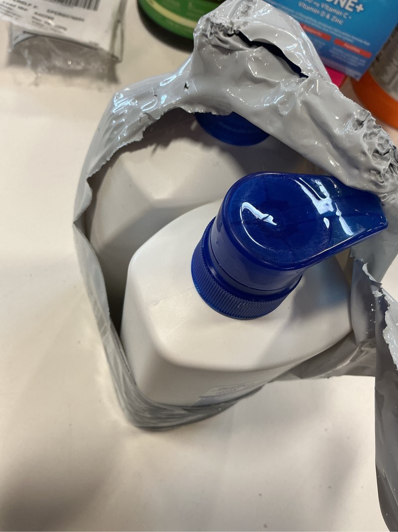 Condition photo showing New/Like New for Head & Shoulders Anti-Dandruff Shampoo and Conditioner, Dry Scalp Care 2-in-1 Twin Pack, 1% Pyrithione Zinc and Almond Oil, for Itch and Dryness Relief, 32.1 fl oz Each Almond 32.1 Fl Oz (Pack of 2)