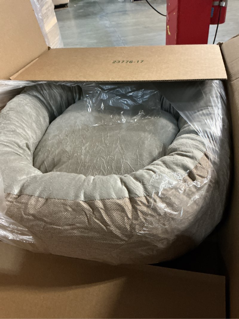 Condition photo showing Good Condition for CLAYCLAY Heated Cat Bed, Round Heated Pet Bed for Indoor Cats, 20" Cozy with Timer & Temperature Adjustable, Non-Slip Bottom, Removable, Washable, Waterproof with Pet Heating Pad Heated One Size