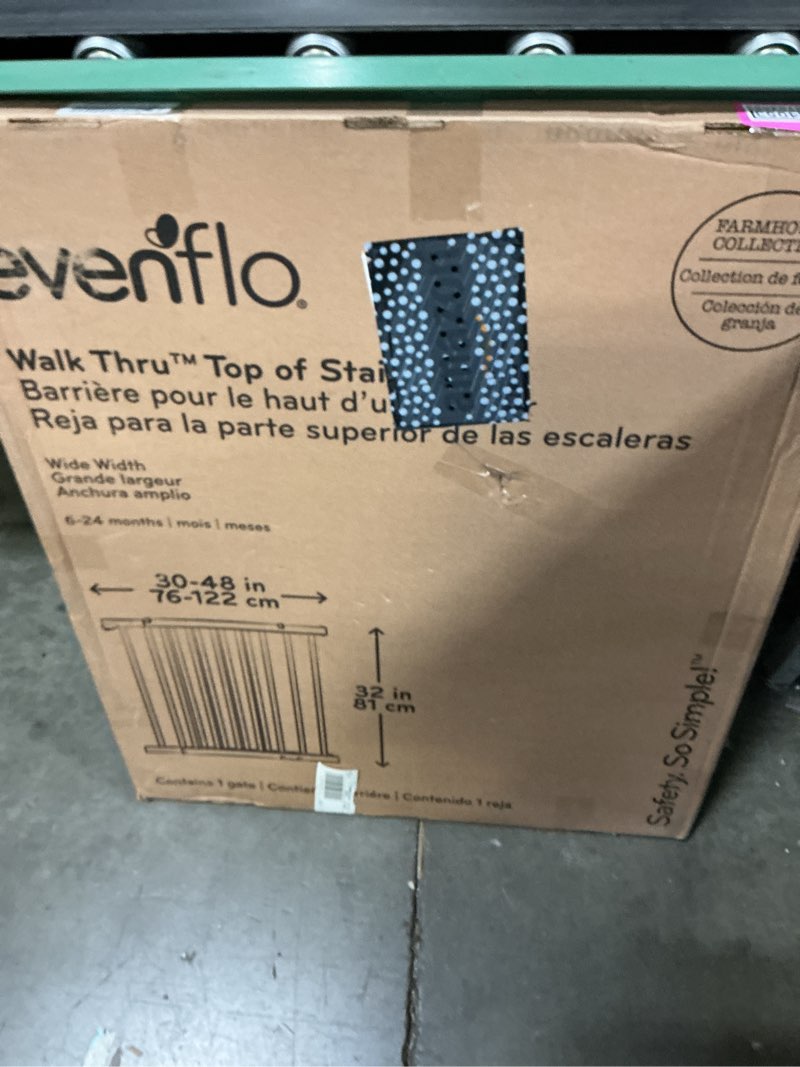Condition photo showing New/Like New for evenflo walk-thru top of stairs baby gate, farmhouse collection top of stairs baby gate new side impact 1 count (pack of 1)
