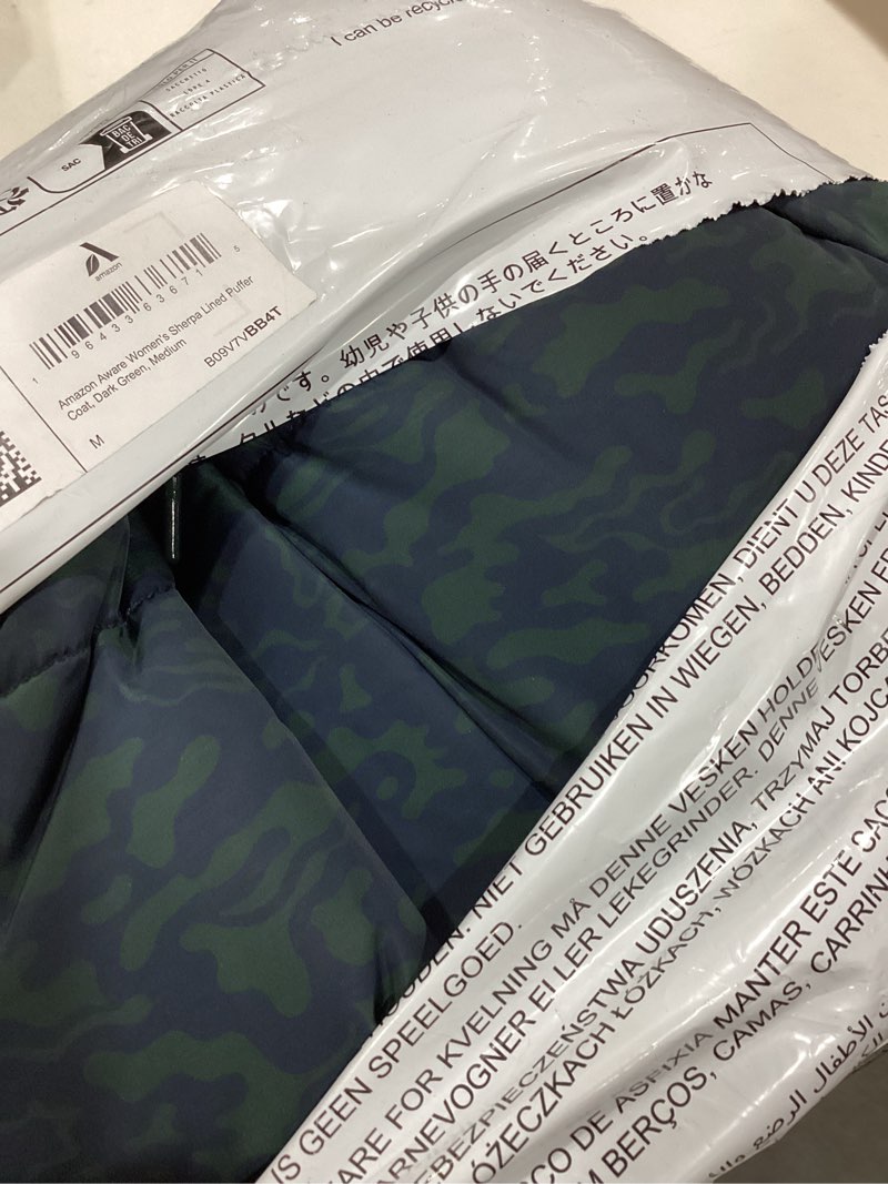 Amazon Essentials Women's Water Repellent Sherpa Lined Hooded Puffer Jacket (Available in Plus Size)