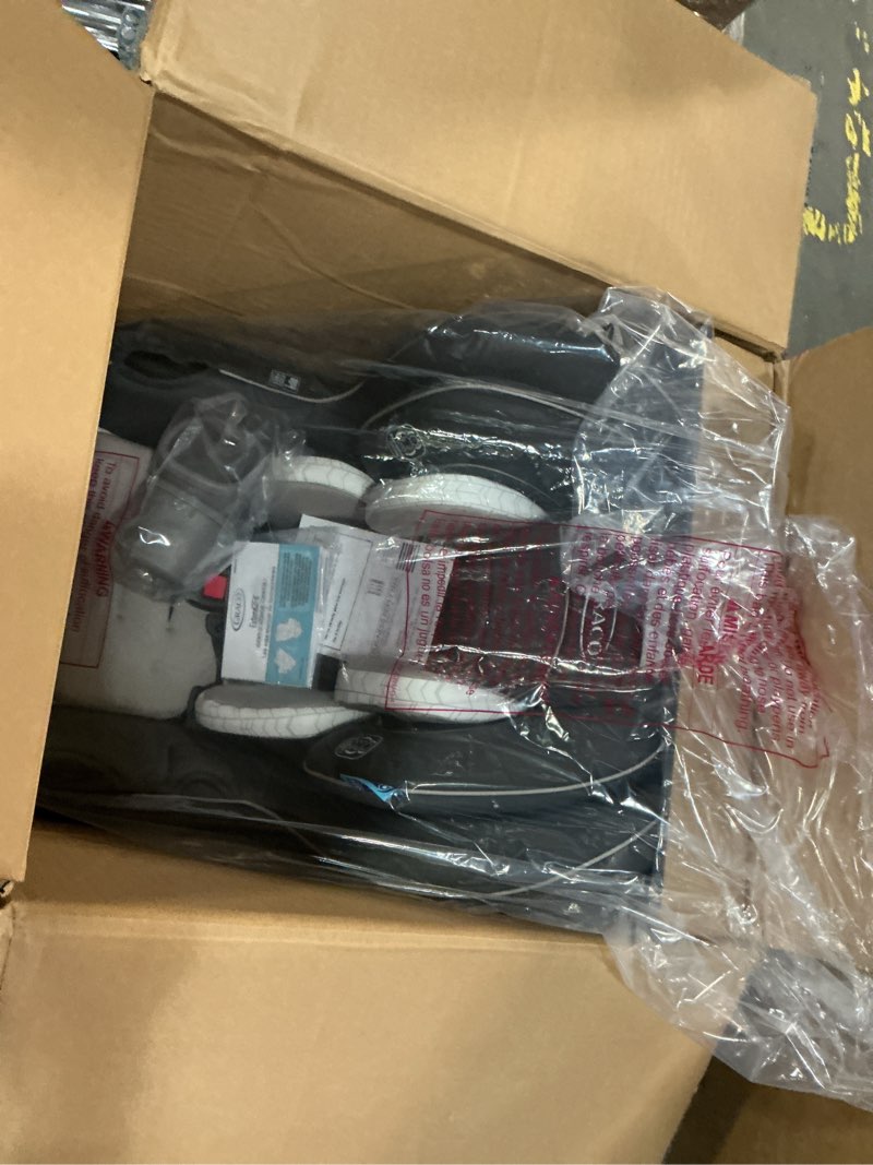 Condition photo showing New/Like New for graco extend2fit convertible car seat, rear-facing and forward-facing, extended rear-facing seat option, redmond, ideal for newborns, infants, and toddlers