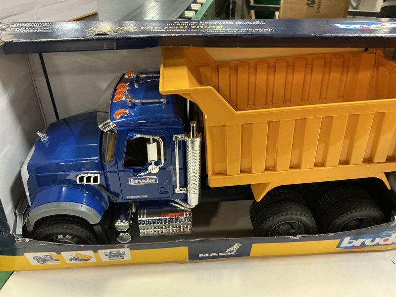 Condition photo showing Good Condition for Bruder 02815 Mack Granite Dump Truck 1:16 Scale, Ultra-Realistic Toy Truck for Construction & Farm Play | Durable for Indoor, Outdoor, Sand & Snow Use, Ages 3+